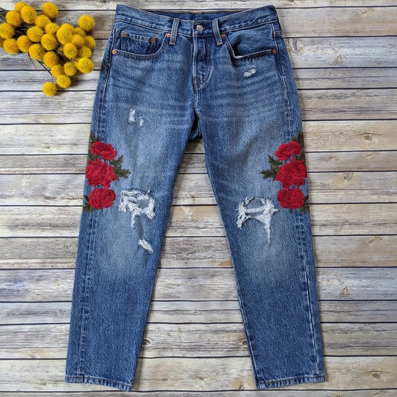 Levi's Rose Embroidered Distressed Tapered… - Picture 9 of 15